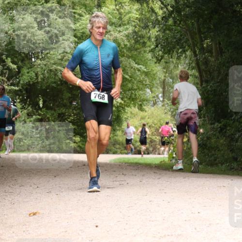 30.08.2026 - Elbe Triathlon Hamburg Antke Förster http://msf.ph/oto/10103273 30.08.2026 11:40:04 Laufen 768 meine-sportfotos.de