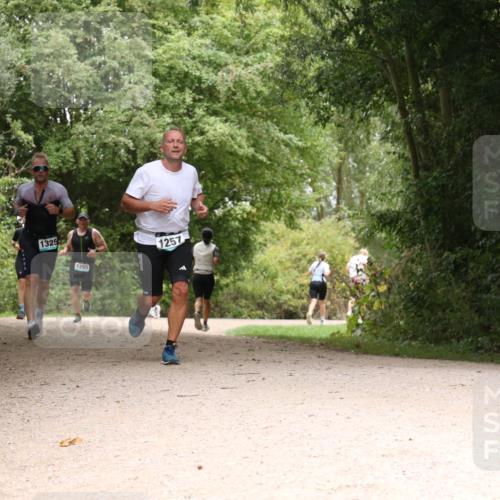 30.08.2026 - Elbe Triathlon Hamburg Antke Förster http://msf.ph/oto/10103295 30.08.2026 11:40:17 Laufen 1325, 1255, 1257 meine-sportfotos.de