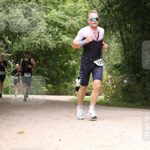 30.08.2026 - Elbe Triathlon Hamburg Antke Förster http://msf.ph/oto/10103305 30.08.2026 11:40:20 Laufen 946, 805, 1255, 325 meine-sportfotos.de