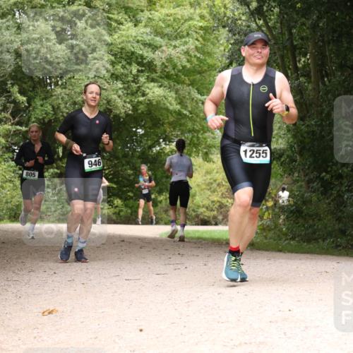 30.08.2026 - Elbe Triathlon Hamburg Antke Förster http://msf.ph/oto/10103315 30.08.2026 11:40:25 Laufen 805, 946, 1255 meine-sportfotos.de