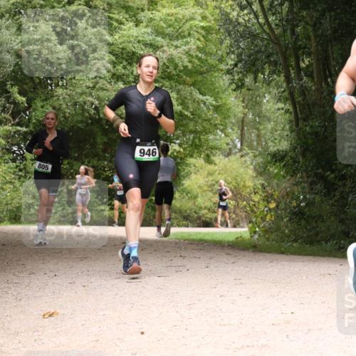 30.08.2026 - Elbe Triathlon Hamburg Antke Förster http://msf.ph/oto/10103317 30.08.2026 11:40:25 Laufen 805, 946, 1255, 1 meine-sportfotos.de