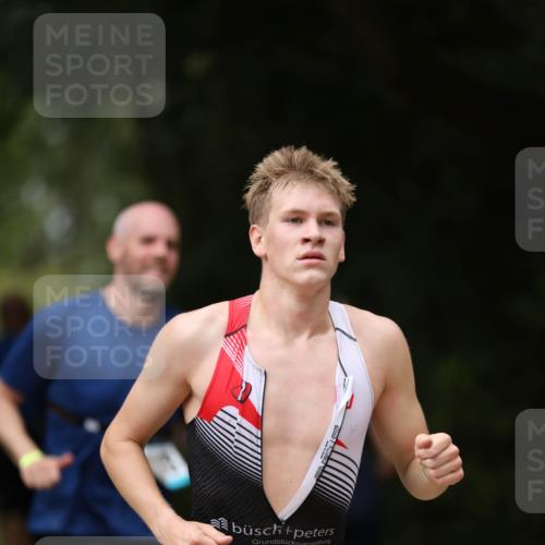 30.08.2026 - Elbe Triathlon Hamburg Antke Förster http://msf.ph/oto/10103340 30.08.2026 11:36:56 Laufen 44 meine-sportfotos.de
