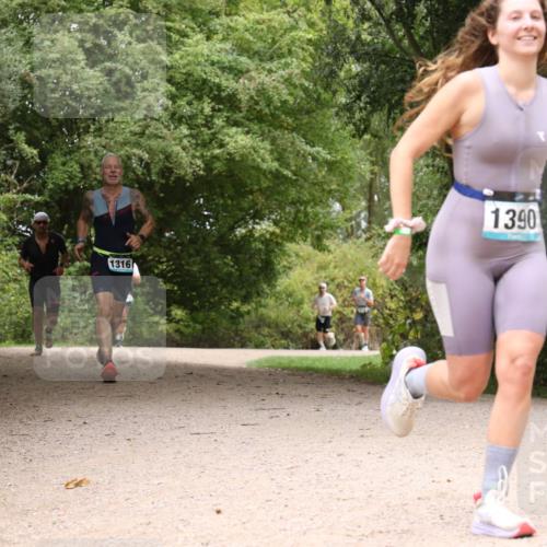 30.08.2026 - Elbe Triathlon Hamburg Antke Förster http://msf.ph/oto/10103343 30.08.2026 11:40:38 Laufen 1316, 1390 meine-sportfotos.de