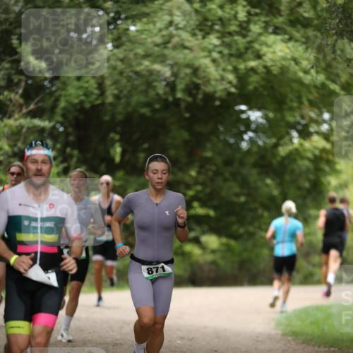 30.08.2026 - Elbe Triathlon Hamburg Antke Förster http://msf.ph/oto/10103350 30.08.2026 11:37:14 Laufen 871 meine-sportfotos.de