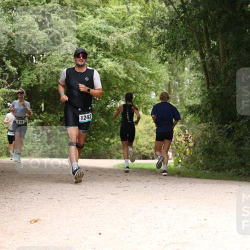 30.08.2026 - Elbe Triathlon Hamburg Antke Förster http://msf.ph/oto/10103357 30.08.2026 11:40:48 Laufen 115, 918, 1242 meine-sportfotos.de