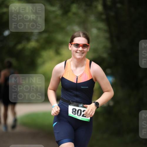 30.08.2026 - Elbe Triathlon Hamburg Antke Förster http://msf.ph/oto/10103366 30.08.2026 11:37:20 Laufen 802 meine-sportfotos.de
