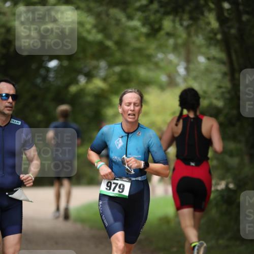 30.08.2026 - Elbe Triathlon Hamburg Antke Förster http://msf.ph/oto/10103376 30.08.2026 11:37:27 Laufen 979 meine-sportfotos.de