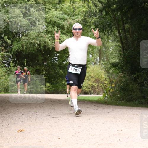 30.08.2026 - Elbe Triathlon Hamburg Antke Förster http://msf.ph/oto/10103377 30.08.2026 11:40:55 Laufen 816, 1156 meine-sportfotos.de