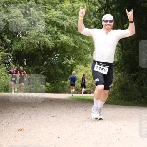 30.08.2026 - Elbe Triathlon Hamburg Antke Förster http://msf.ph/oto/10103379 30.08.2026 11:40:56 Laufen 416, 1156 meine-sportfotos.de