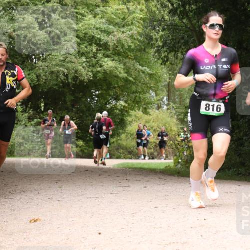 30.08.2026 - Elbe Triathlon Hamburg Antke Förster http://msf.ph/oto/10103393 30.08.2026 11:41:06 Laufen 816 meine-sportfotos.de