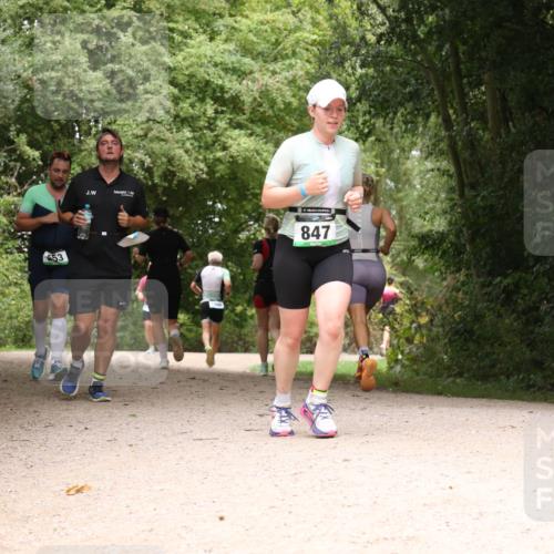 30.08.2026 - Elbe Triathlon Hamburg Antke Förster http://msf.ph/oto/10103435 30.08.2026 11:41:26 Laufen 653, 847 meine-sportfotos.de