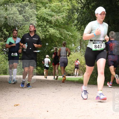 30.08.2026 - Elbe Triathlon Hamburg Antke Förster http://msf.ph/oto/10103437 30.08.2026 11:41:27 Laufen 653, 847 meine-sportfotos.de