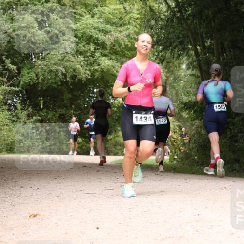 30.08.2026 - Elbe Triathlon Hamburg Antke Förster http://msf.ph/oto/10103453 30.08.2026 11:41:36 Laufen 1434, 1522, 1513 meine-sportfotos.de