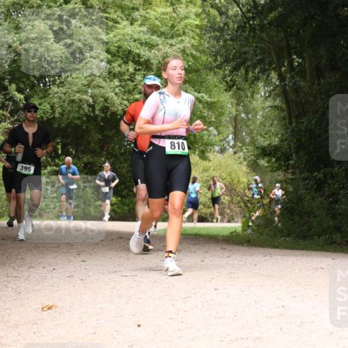 30.08.2026 - Elbe Triathlon Hamburg Antke Förster http://msf.ph/oto/10103471 30.08.2026 11:41:50 Laufen 395, 810 meine-sportfotos.de