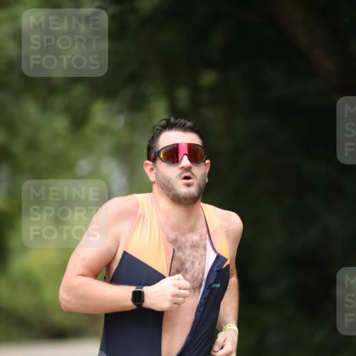 30.08.2026 - Elbe Triathlon Hamburg Antke Förster http://msf.ph/oto/10103476 30.08.2026 11:38:30 Laufen 1202 meine-sportfotos.de