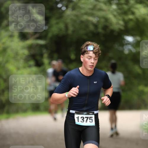 30.08.2026 - Elbe Triathlon Hamburg Antke Förster http://msf.ph/oto/10103486 30.08.2026 11:38:49 Laufen 1375 meine-sportfotos.de