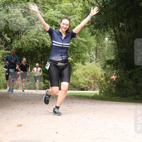 30.08.2026 - Elbe Triathlon Hamburg Antke Förster http://msf.ph/oto/10103487 30.08.2026 11:41:56 Laufen 1326, 2 meine-sportfotos.de