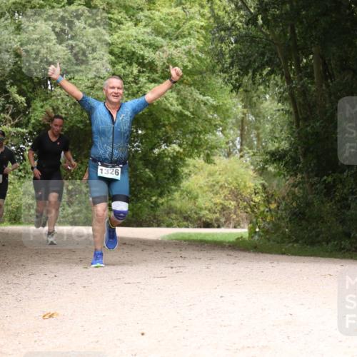 30.08.2026 - Elbe Triathlon Hamburg Antke Förster http://msf.ph/oto/10103497 30.08.2026 11:42:00 Laufen 1326 meine-sportfotos.de