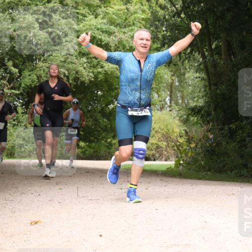 30.08.2026 - Elbe Triathlon Hamburg Antke Förster http://msf.ph/oto/10103501 30.08.2026 11:42:01 Laufen 808 meine-sportfotos.de