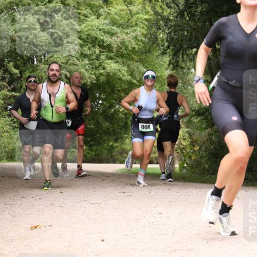 30.08.2026 - Elbe Triathlon Hamburg Antke Förster http://msf.ph/oto/10103511 30.08.2026 11:42:04 Laufen 808 meine-sportfotos.de