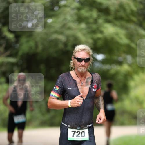 30.08.2026 - Elbe Triathlon Hamburg Antke Förster http://msf.ph/oto/10103512 30.08.2026 11:39:08 Laufen 720 meine-sportfotos.de
