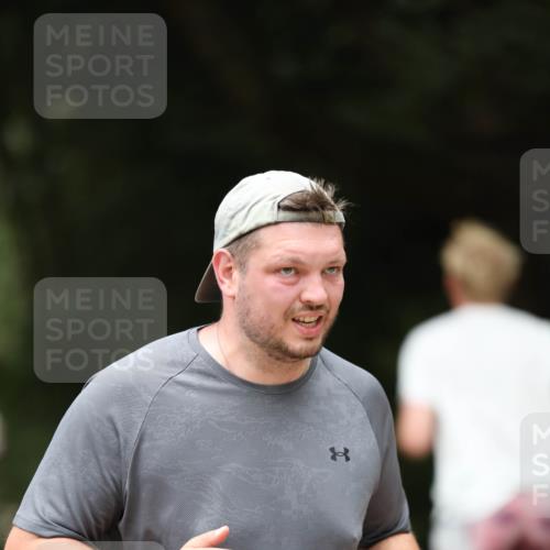 30.08.2026 - Elbe Triathlon Hamburg Antke Förster http://msf.ph/oto/10103576 30.08.2026 11:40:02 Laufen 1117 meine-sportfotos.de