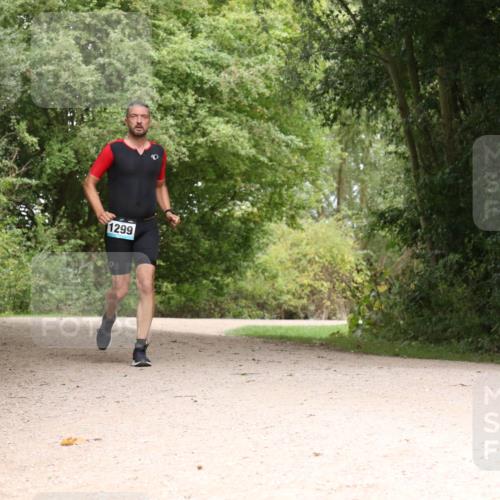 30.08.2026 - Elbe Triathlon Hamburg Antke Förster http://msf.ph/oto/10103577 30.08.2026 11:42:55 Laufen 1299 meine-sportfotos.de