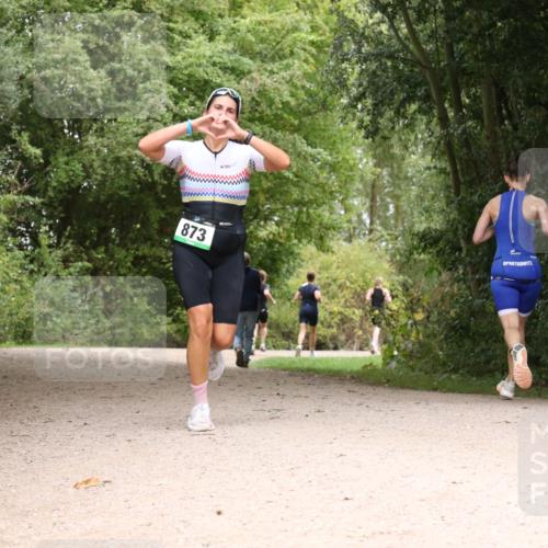 30.08.2026 - Elbe Triathlon Hamburg Antke Förster http://msf.ph/oto/10103609 30.08.2026 11:43:23 Laufen 873 meine-sportfotos.de