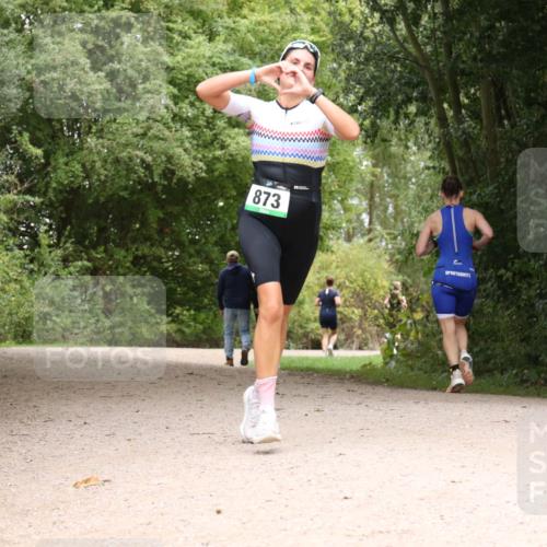 30.08.2026 - Elbe Triathlon Hamburg Antke Förster http://msf.ph/oto/10103611 30.08.2026 11:43:23 Laufen 873 meine-sportfotos.de