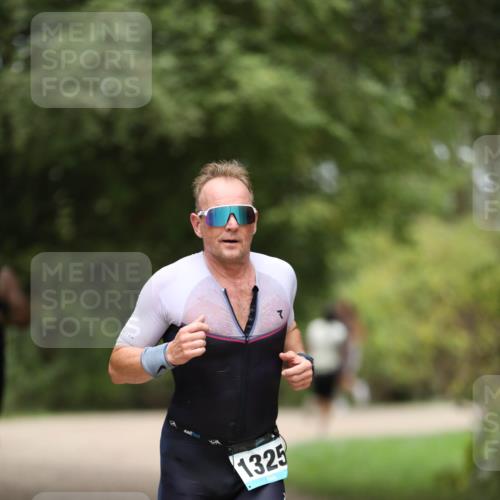 30.08.2026 - Elbe Triathlon Hamburg Antke Förster http://msf.ph/oto/10103612 30.08.2026 11:40:20 Laufen 7, 1325 meine-sportfotos.de