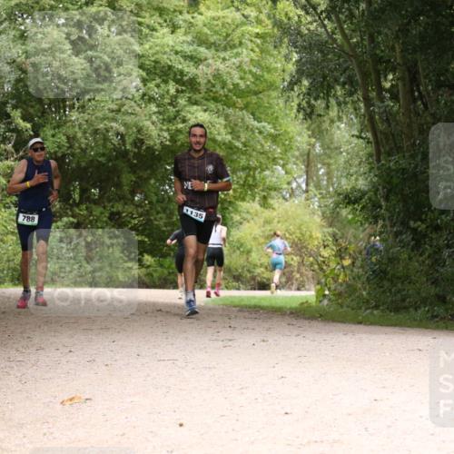 30.08.2026 - Elbe Triathlon Hamburg Antke Förster http://msf.ph/oto/10103619 30.08.2026 11:43:42 Laufen 788, 1135 meine-sportfotos.de