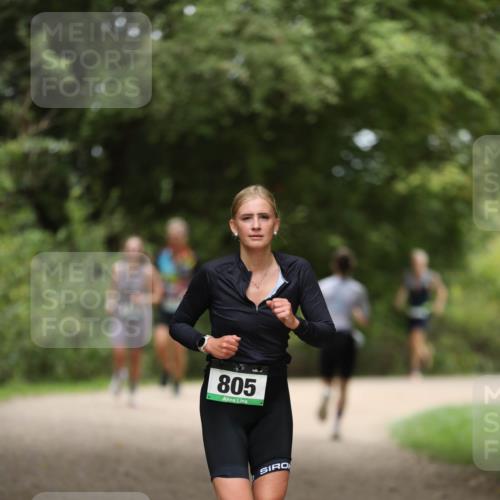 30.08.2026 - Elbe Triathlon Hamburg Antke Förster http://msf.ph/oto/10103628 30.08.2026 11:40:28 Laufen 805 meine-sportfotos.de