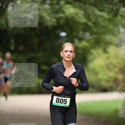 30.08.2026 - Elbe Triathlon Hamburg Antke Förster http://msf.ph/oto/10103630 30.08.2026 11:40:28 Laufen 805 meine-sportfotos.de