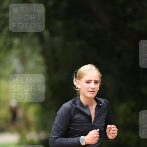 30.08.2026 - Elbe Triathlon Hamburg Antke Förster http://msf.ph/oto/10103636 30.08.2026 11:40:30 Laufen 805 meine-sportfotos.de
