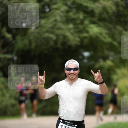 30.08.2026 - Elbe Triathlon Hamburg Antke Förster http://msf.ph/oto/10103684 30.08.2026 11:40:56 Laufen 1156 meine-sportfotos.de