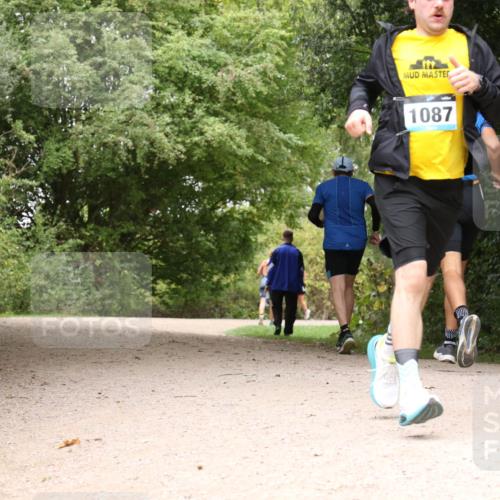 30.08.2026 - Elbe Triathlon Hamburg Antke Förster http://msf.ph/oto/10103783 30.08.2026 11:46:21 Laufen 1087 meine-sportfotos.de