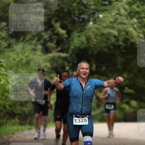 30.08.2026 - Elbe Triathlon Hamburg Antke Förster http://msf.ph/oto/10103802 30.08.2026 11:42:00 Laufen 1326 meine-sportfotos.de