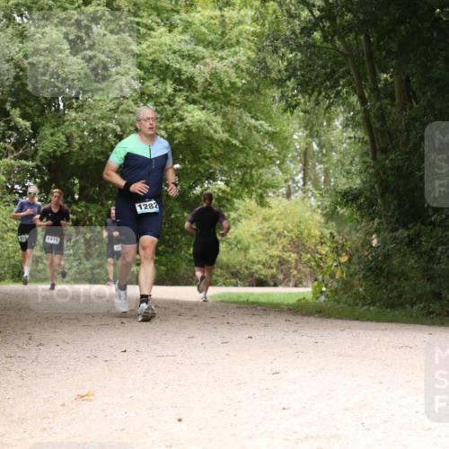 30.08.2026 - Elbe Triathlon Hamburg Antke Förster http://msf.ph/oto/10103873 30.08.2026 11:47:40 Laufen 155, 1415, 1282, 90 meine-sportfotos.de