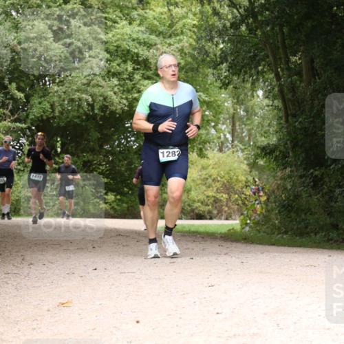 30.08.2026 - Elbe Triathlon Hamburg Antke Förster http://msf.ph/oto/10103875 30.08.2026 11:47:41 Laufen 1415, 1270, 1282, 1626 meine-sportfotos.de