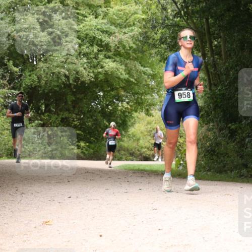 30.08.2026 - Elbe Triathlon Hamburg Antke Förster http://msf.ph/oto/10103911 30.08.2026 11:47:59 Laufen 1274, 1654, 958 meine-sportfotos.de