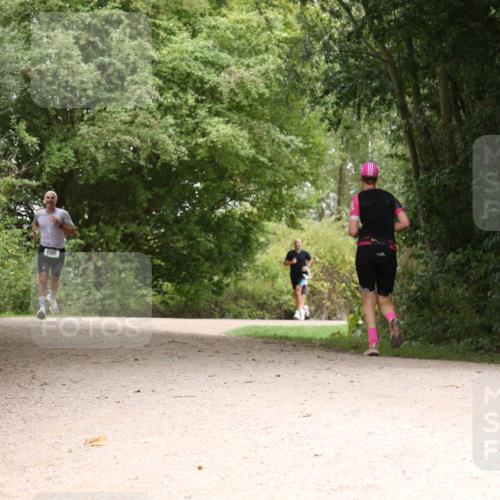 30.08.2026 - Elbe Triathlon Hamburg Antke Förster http://msf.ph/oto/10103925 30.08.2026 11:48:07 Laufen 989 meine-sportfotos.de