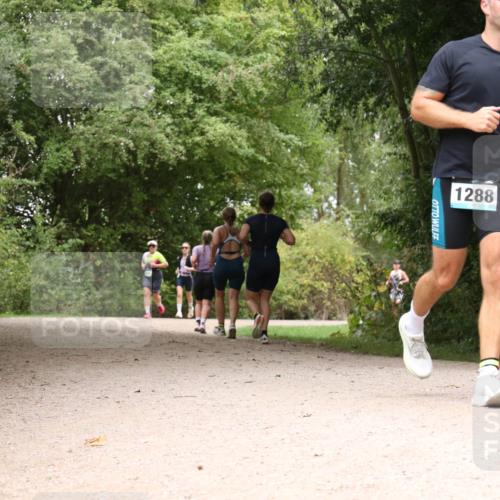 30.08.2026 - Elbe Triathlon Hamburg Antke Förster http://msf.ph/oto/10103943 30.08.2026 11:48:24 Laufen 1288 meine-sportfotos.de