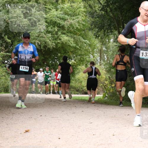 30.08.2026 - Elbe Triathlon Hamburg Antke Förster http://msf.ph/oto/10103999 30.08.2026 11:49:18 Laufen 932, 1336, 1332 meine-sportfotos.de