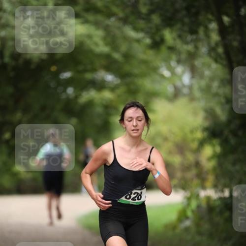 30.08.2026 - Elbe Triathlon Hamburg Antke Förster http://msf.ph/oto/10104012 30.08.2026 11:45:03 Laufen 826 meine-sportfotos.de