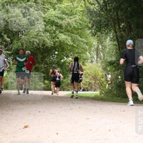 30.08.2026 - Elbe Triathlon Hamburg Antke Förster http://msf.ph/oto/10104013 30.08.2026 11:49:24 Laufen 1281, 126, 331 meine-sportfotos.de