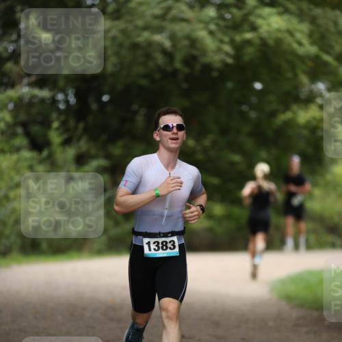 30.08.2026 - Elbe Triathlon Hamburg Antke Förster http://msf.ph/oto/10104038 30.08.2026 11:45:25 Laufen 1383 meine-sportfotos.de