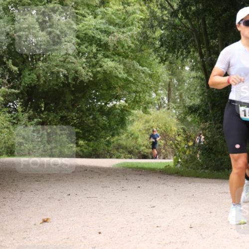 30.08.2026 - Elbe Triathlon Hamburg Antke Förster http://msf.ph/oto/10104049 30.08.2026 11:49:40 Laufen 1516 meine-sportfotos.de