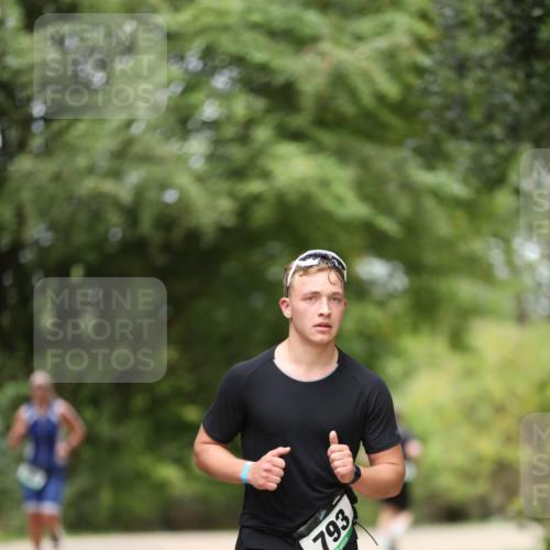 30.08.2026 - Elbe Triathlon Hamburg Antke Förster http://msf.ph/oto/10104056 30.08.2026 11:45:40 Laufen 793 meine-sportfotos.de