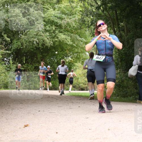 30.08.2026 - Elbe Triathlon Hamburg Antke Förster http://msf.ph/oto/10104061 30.08.2026 11:49:55 Laufen 943 meine-sportfotos.de