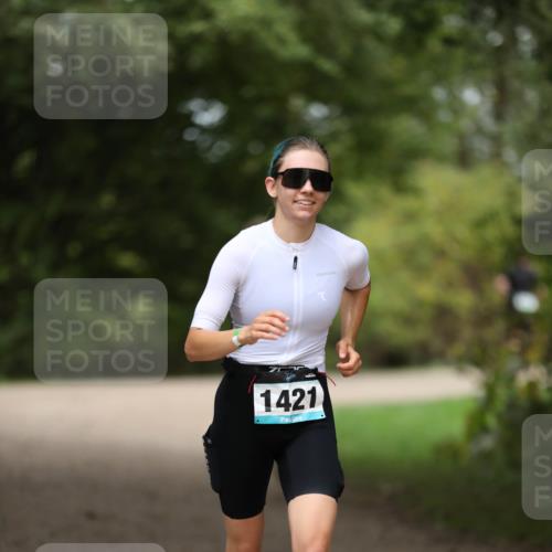 30.08.2026 - Elbe Triathlon Hamburg Antke Förster http://msf.ph/oto/10104062 30.08.2026 11:45:45 Laufen 1421 meine-sportfotos.de